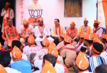 ନୂଆପଡ଼ା କାଣ୍ଡେତରା ପଞ୍ଚାୟତର ସରପଞ୍ଚଙ୍କ ସହ ୧୧ ଜଣ ୱାର୍ଡ ସଭ୍ୟ ବିଜେପିରେ ଯୋଗଦେଲେ