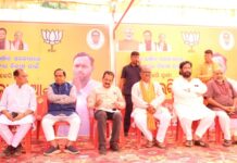 ନୂଆପଡ଼ା ଜୟଜଂଘା ମଣ୍ଡଳର ବିଭିନ୍ନ ଗାଁରେ ବିଜେପି ପ୍ରାର୍ଥୀଙ୍କ ପାଇଁ ଭୋଟ ପ୍ରଚାର କଲେ ମନ୍ତ୍ରୀ କୃଷ୍ଣଚନ୍ଦ୍ର ପାତ୍ର