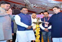 ଭାରତର ବିକାଶଧାରାକୁ ତ୍ୱରାନ୍ୱିତ କରିବା ଲାଗି ବିଶ୍ୱସ୍ତରୀୟ ସଡ଼କ ଭିତ୍ତିଭୂମି ନିର୍ମାଣ ଜରୁରୀ: ନୀତିନ ଗଡ଼କରୀ