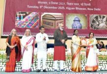 ୨୦୨୩-୨୪ ପାଇଁ ଶିଳ୍ପ ଗୁରୁ ଏବଂ ଜାତୀୟ ହସ୍ତଶିଳ୍ପ ପୁରସ୍କାର ପ୍ରଦାନ କଲେ ରାଷ୍ଟ୍ରପତି
