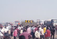 ବ୍ରିଜ୍ ନିର୍ମାଣ ଦାବିରେ ତାତିଲେ ଲୋକେ