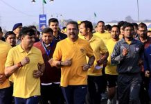 ହୀରାକୁଦ ହାଫ୍ ମାରାଥନ୍’ର ଶୁଭାରମ୍ଭ କଲେ ଧର୍ମେନ୍ଦ୍ର