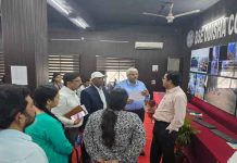 ମାଟ୍ରିକ୍ ପରୀକ୍ଷା: ବିଭିନ୍ନ କେନ୍ଦ୍ର ବୁଲି ତଦାରଖ କଲେ ଆୟୁକ୍ତ ତଥା ଶାସନ ସଚିବ