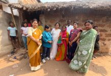 କାମାକ୍ଷାନଗର ମହିଳା ମହାବିଦ୍ୟାଳୟ ଦିବଂଗତା ପୀଡ଼ିତା ଛାତ୍ରୀର ପରିବାରକୁ ଭେଟିଲେ ପ୍ରଦେଶ ମହିଳା କଂଗ୍ରେସର ତଥ୍ୟ ଅନୁଧ୍ୟାନ କମିଟି