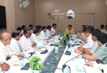 ନିର୍ମାଣ ବିଭାଗ ଅଧିନସ୍ଥ ବିଭିନ୍ନ ଉନ୍ନୟନ ପ୍ରକଳ୍ପ କାର୍ଯ୍ୟାନ୍ୱୟନର ସମୀକ୍ଷା କଲେ ମନ୍ତ୍ରୀ ପୃଥ୍ୱୀରାଜ ହରିଚନ୍ଦନ