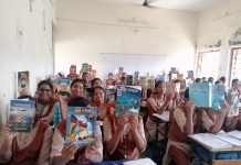 ଓଡ଼ିଆ ପକ୍ଷ : ବହି କିଣିବା ପାଇଁ ଯୁବ ପିଢ଼ିଙ୍କ ମଧ୍ୟରେ ଉତ୍ସାହ