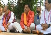 ମୋଦୀଙ୍କ ରେକର୍ଡ ସଫଳତାକୁ ନେଇ ଲିଙ୍ଗରାଜ ମନ୍ଦିରରେ ପୂଜାର୍ଚ୍ଚନା