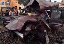 ସ୍କୁଲ ଭ୍ୟାନକୁ ଧକ୍କା ଦେଲା ଟ୍ରେନ୍: ୩ ଛାତ୍ର ମୃତ