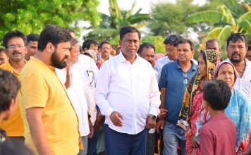 ଦୀର୍ଘ ୧୩ ଦିନ ଧରି ଜଳବନ୍ଦୀ ଅବସ୍ଥାରେ ଥିବା ପ୍ରପୀଡ଼ିତଙ୍କ ପାଖରେ ଜିଲ୍ଲା ପ୍ରଶାସନ ପହଞ୍ଚିବାରେ ବିଫଳ ହୋଇଛି: ବିଜେଡି