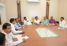 ପାଠ୍ୟପୁସ୍ତକ ବିଭ୍ରାଟ ପାଇଁ ରାଜ୍ୟ ଗଣଶିକ୍ଷା ମନ୍ତ୍ରୀଙ୍କ ଇସ୍ତଫା ଦାବି