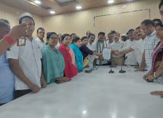 କେନ୍ଦ୍ରାପଡ଼ା ଜିଲ୍ଲାପାଳଙ୍କୁ ଭେଟିଲେ ବିଜେଡି ଉପସଭାପତି ପ୍ରତାପ ଜେନା