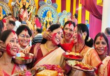 ସିନ୍ଦୂର ଖେଳରେ ମା’ଙ୍କୁ ବିଦାୟ